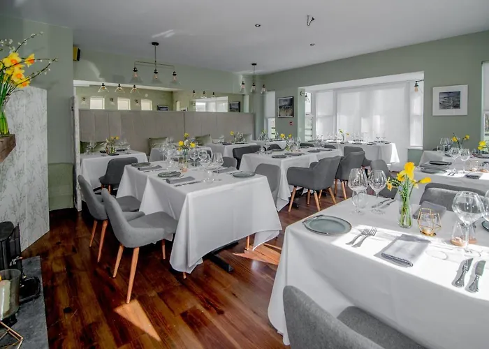 Oar Restaurant And *